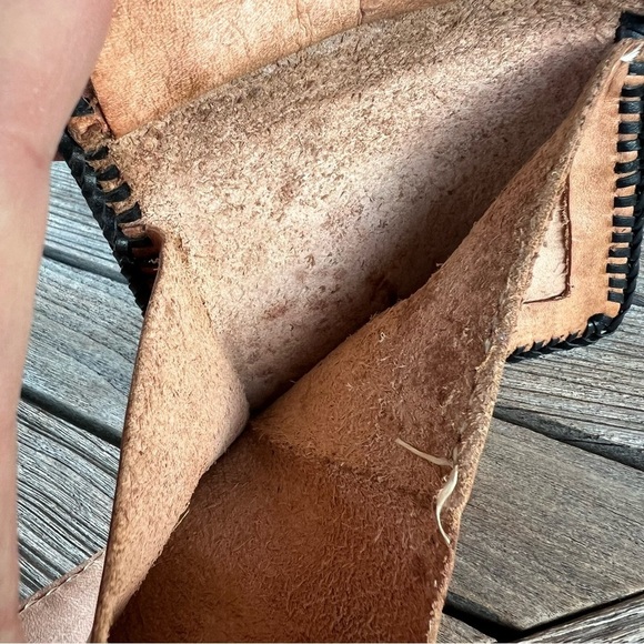 VTG Tooled Leather Boho Wallet Monogram R Whipstitch Trim Multi-Compartmental - Picture 8 of 15